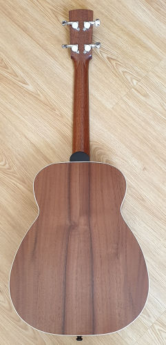 baritone ukulele