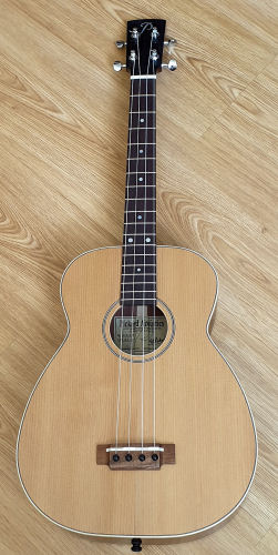 baritone ukulele